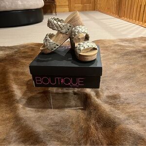 NIB CORKYS GOLD BRAID WEDGES SZ 7